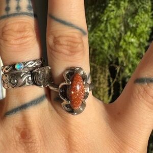 Vintage sterling silver and Goldstone glittering glass gemstone ring